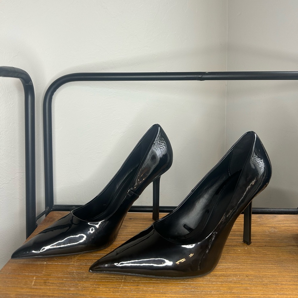 Zara Women’s Black Patent Leather Heel Size 10